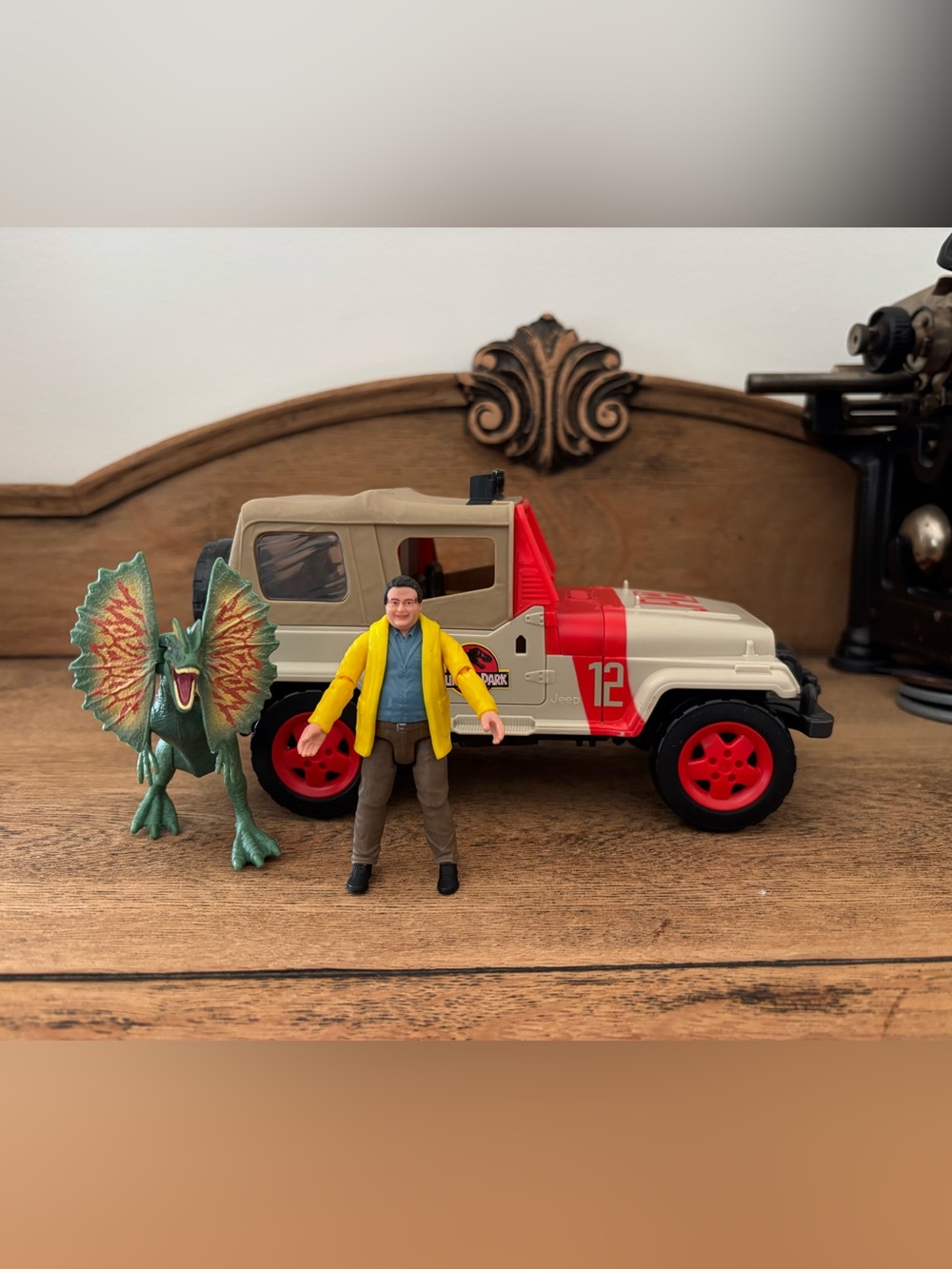 Jurassic World Legacy Collection DENNIS NEDRY Getaway Pack 2020 Exclusive GWY59